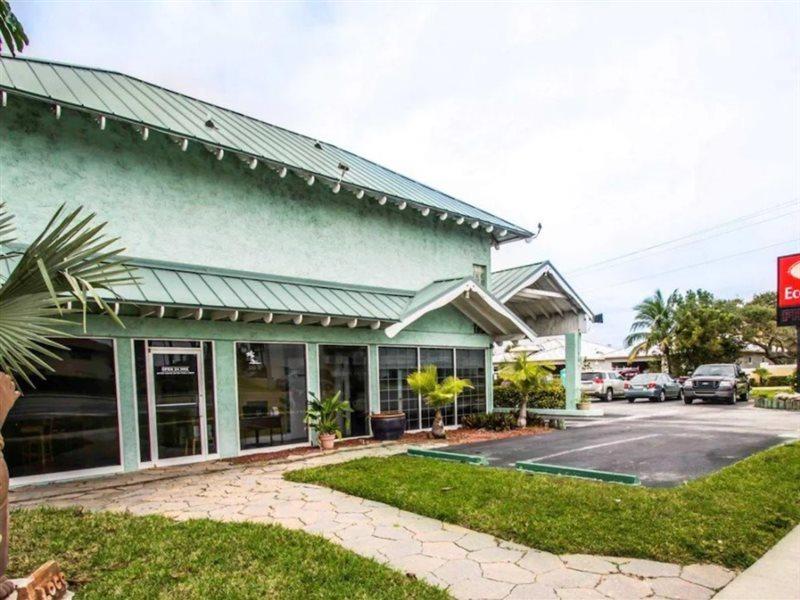 Econo Lodge Cocoa Beach - Near The Port Exteriör bild