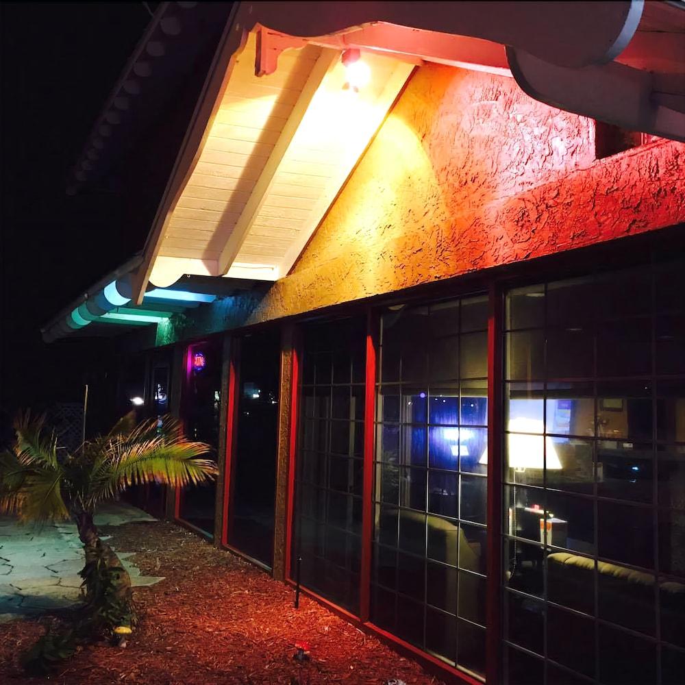 Econo Lodge Cocoa Beach - Near The Port Exteriör bild