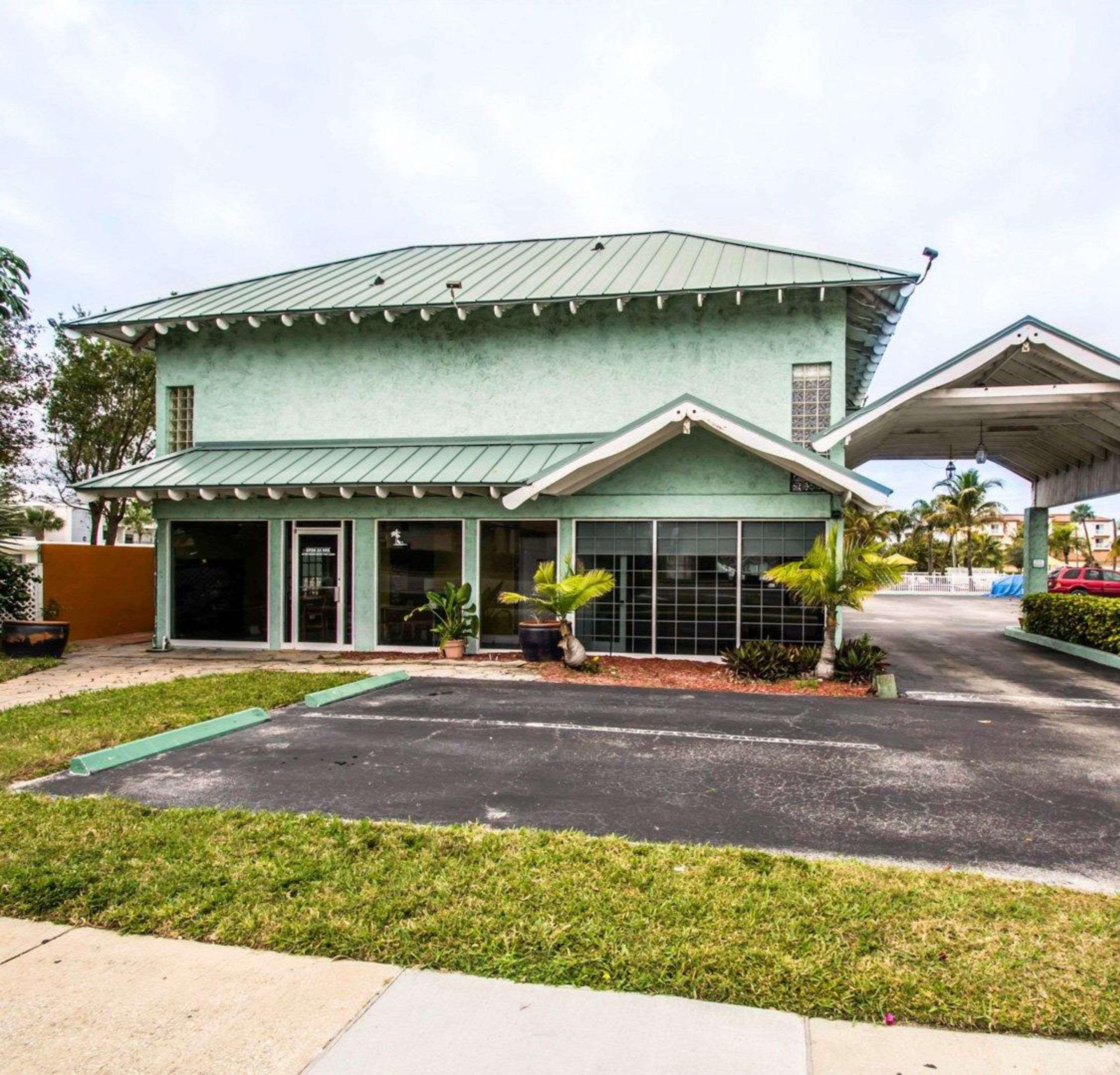 Econo Lodge Cocoa Beach - Near The Port Exteriör bild