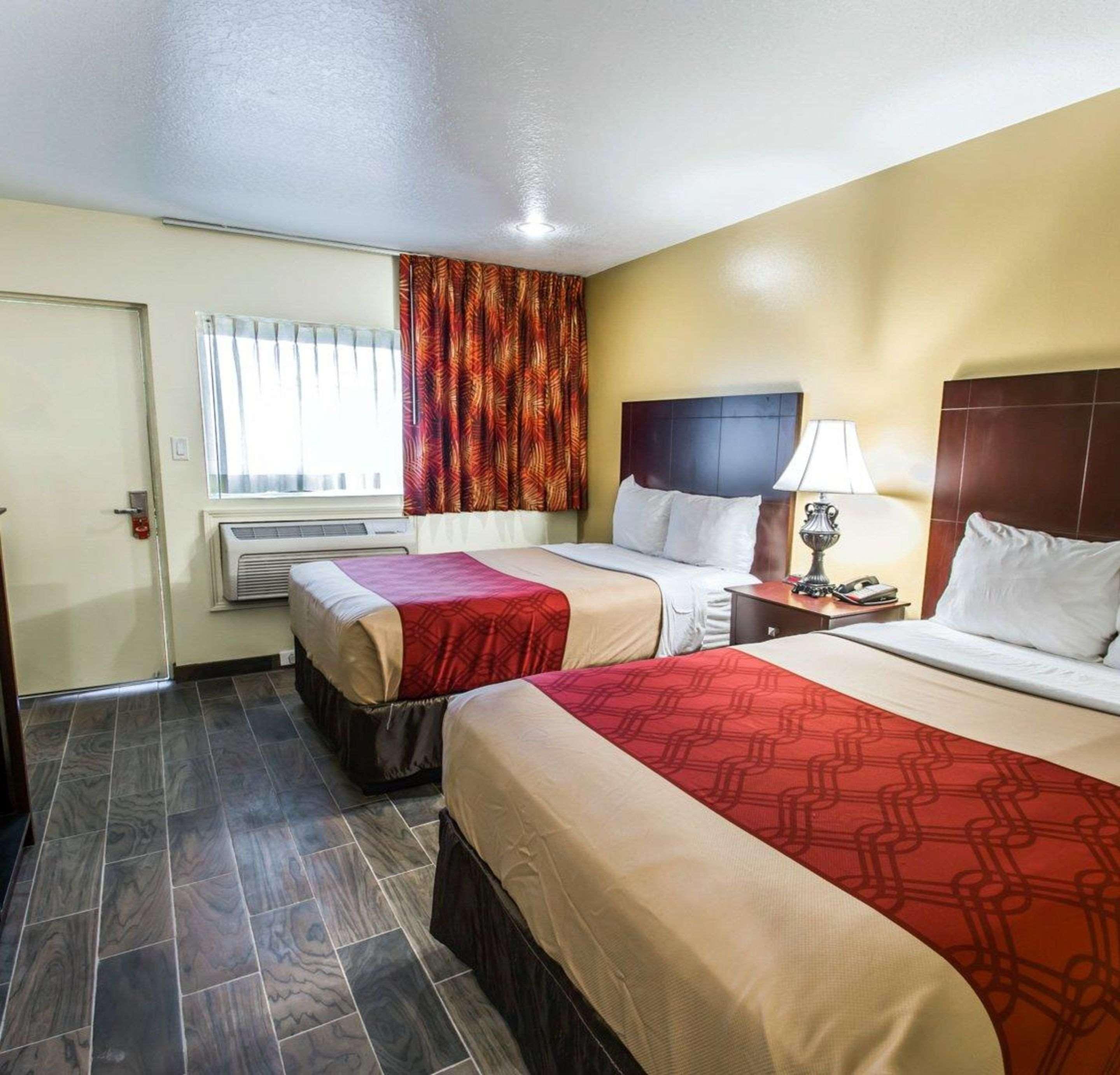 Econo Lodge Cocoa Beach - Near The Port Exteriör bild