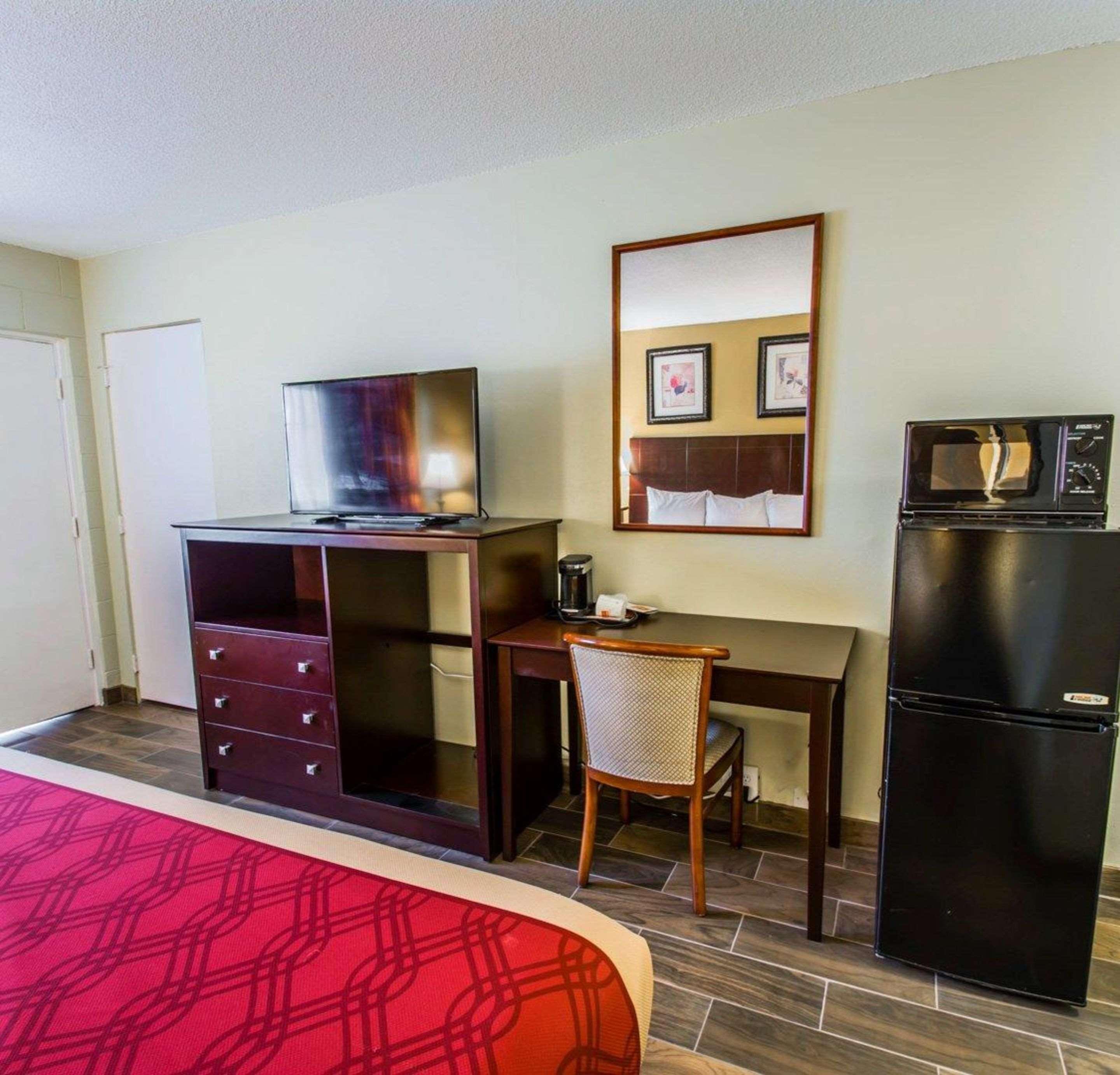 Econo Lodge Cocoa Beach - Near The Port Exteriör bild