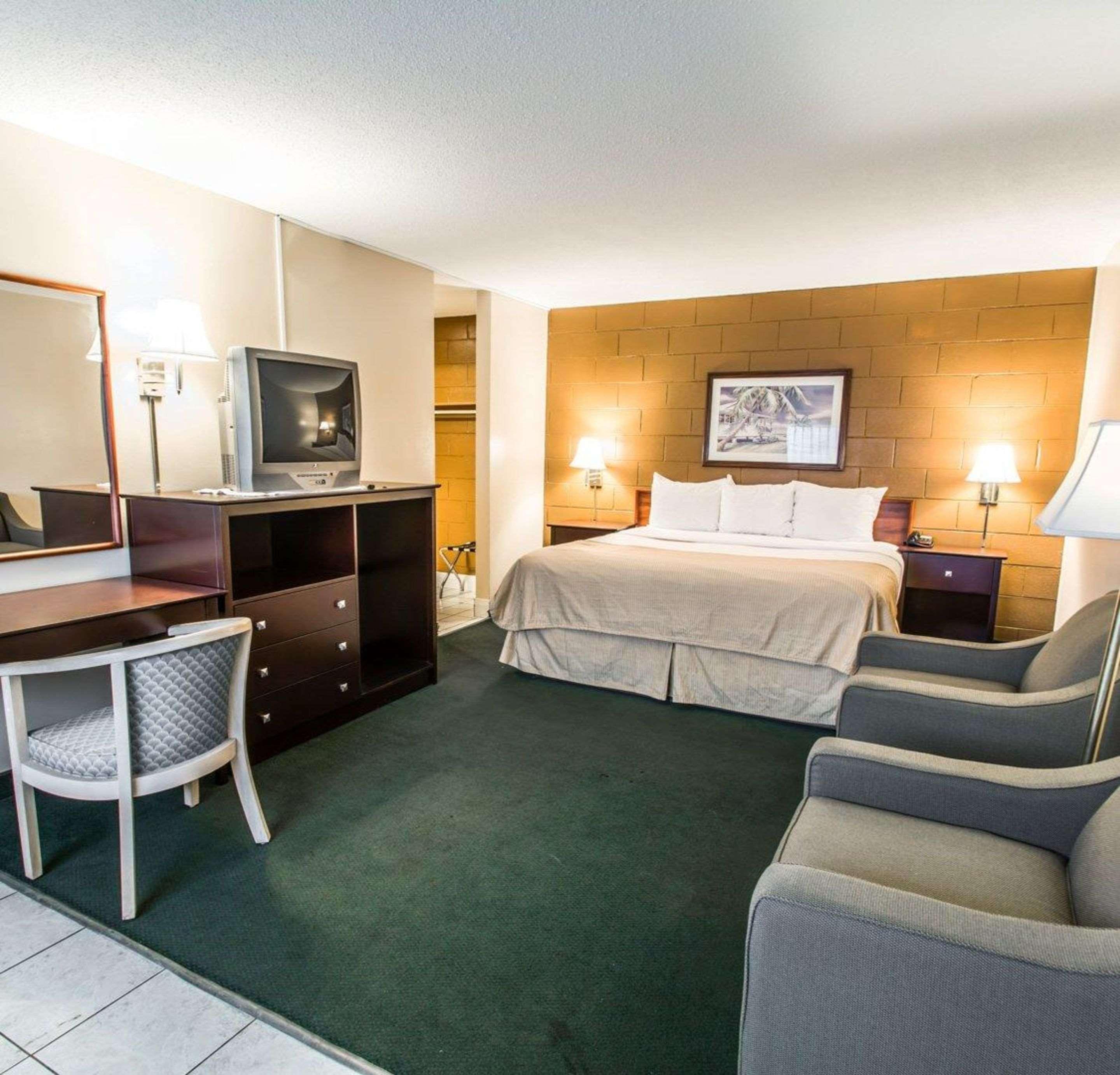 Econo Lodge Cocoa Beach - Near The Port Exteriör bild