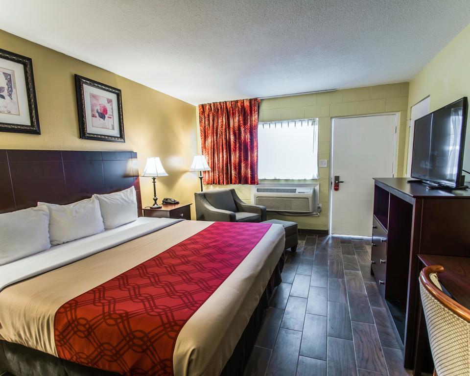 Econo Lodge Cocoa Beach - Near The Port Exteriör bild