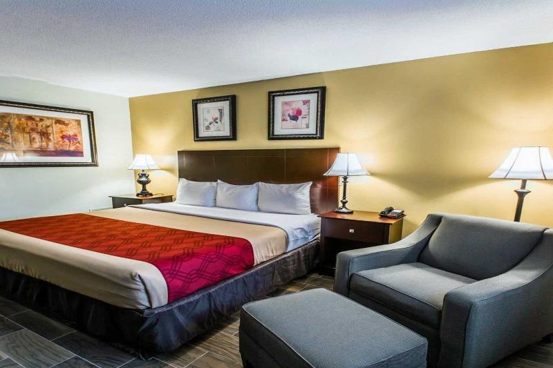 Econo Lodge Cocoa Beach - Near The Port Exteriör bild