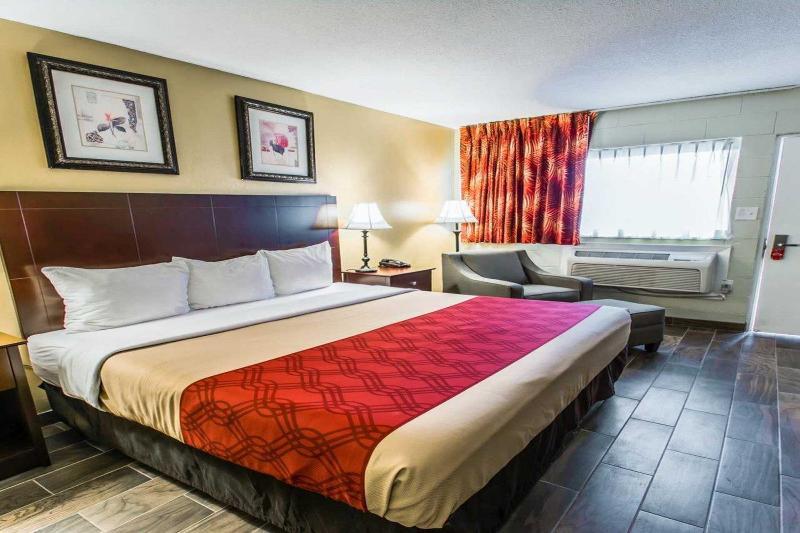 Econo Lodge Cocoa Beach - Near The Port Exteriör bild
